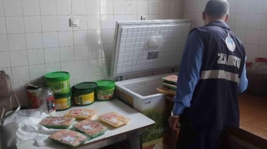 Haliliye &rsquo;de Son Kullanma Tarihi Ge&ccedil;miş 10 Kilo Tavuk Etine El Konuldu