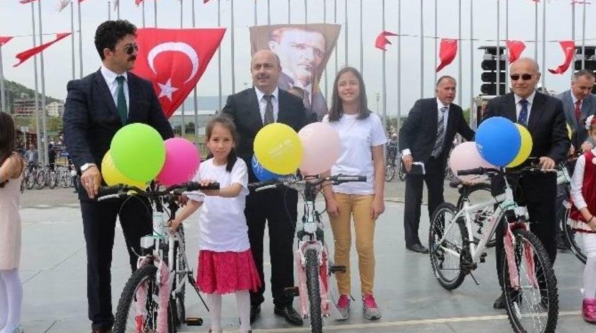 T&uuml;rkiye&rsquo;de 2016&rsquo;da 300 Bin Bisiklet Dağıtılacak