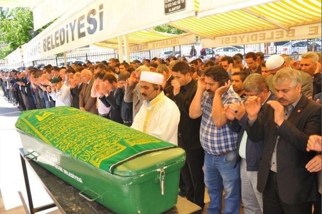 Gen&ccedil;lik Hizmetler Ve Spor İl M&uuml;d&uuml;r&uuml; Demir İn Acı G&uuml;n&uuml;