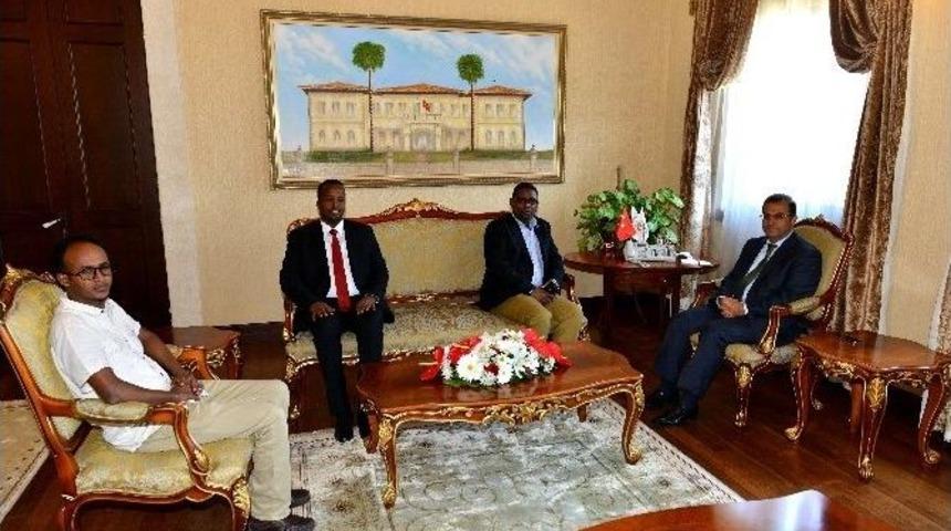 Somalili Bakan Ahmed Vali T&uuml;rker&rsquo;i Ziyaret Etti