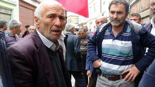 beni Diktiğim Bayrağın Altına Gömün