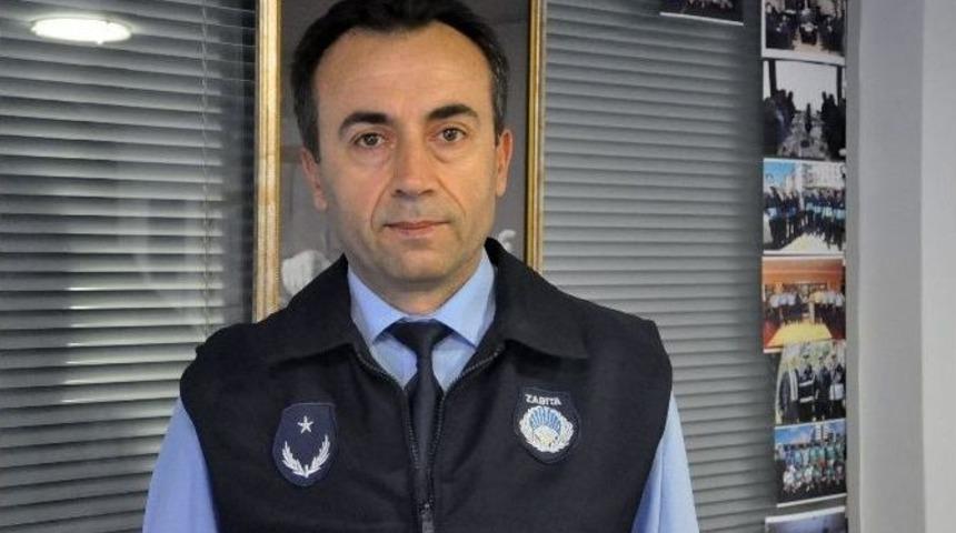 Yerde Bulduğu 70 Bin Tl&rsquo;yi Sahibine Ulaştıran Zabıtaya &Ouml;d&uuml;l