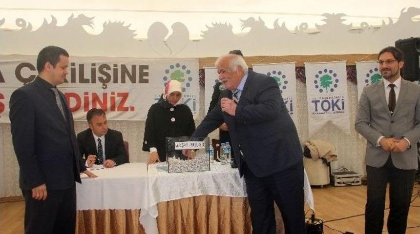 Taşk&ouml;pr&uuml;&rsquo;de Toki Talihlileri Belli Oldu