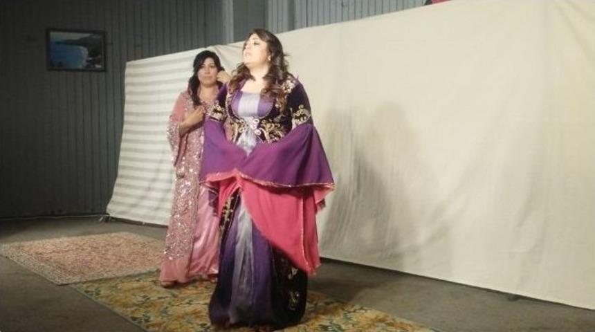 S&ouml;ke Mustafa Pamuk&ccedil;u Tiyatrosu G&uuml;zel&ccedil;amlı&rsquo;da Sahne Aldı