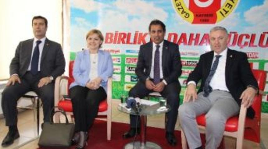 Cumhuriyet Halk Partisi Genel Başkan Yardımcısı Selin Sayek B&ouml;ke: