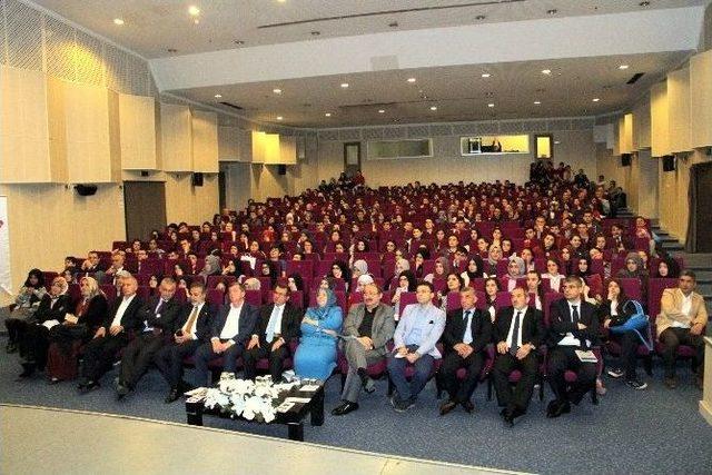 Hkü, Sınav Kaygısı Ve Motivasyon Seminerlerini Sürdürüyor