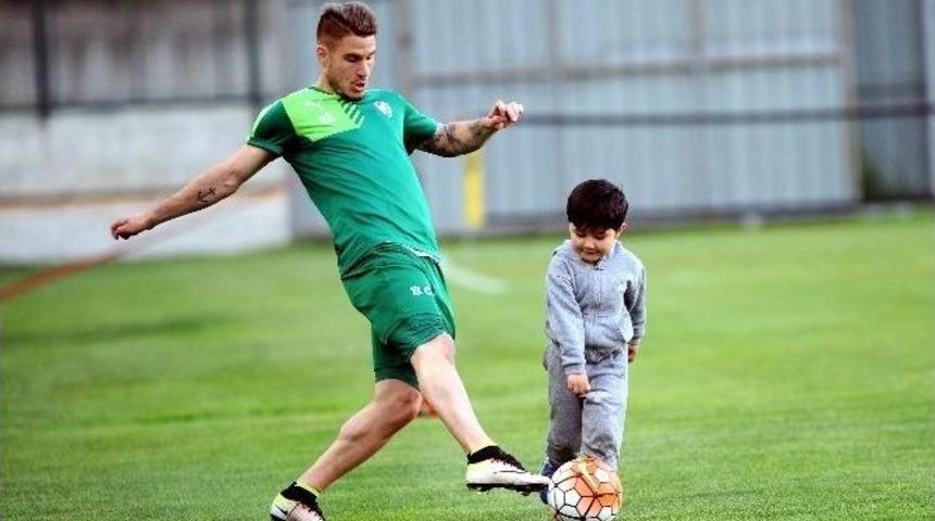 Bursaspor&rsquo;da Dzsudzsak 2 Hafta Yok