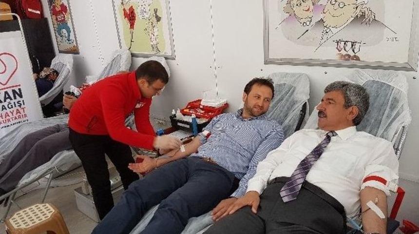 Başkanlar Kan Bağışında Bulundu