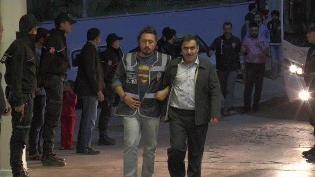 Fetö/pdy Operasyonunda Gözaltına Alınan 32 Kişi Sağlık Kontrolünden Geçirildi