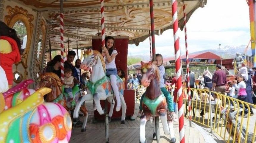 &Ccedil;ocuklar Doyasıya Eğlendi