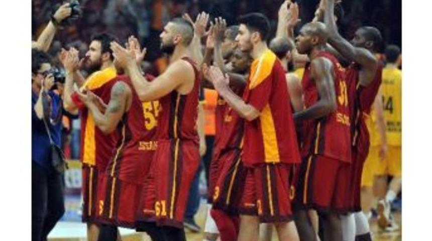 Galatasaray Odeabank Kupa İ&ccedil;in Parkeye &Ccedil;ıkıyor