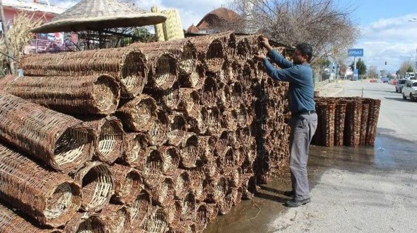 &Ccedil;in Mallarına Yenik D&uuml;şen Romanlar Arıcılık Sekt&ouml;r&uuml;ne Y&ouml;neldi