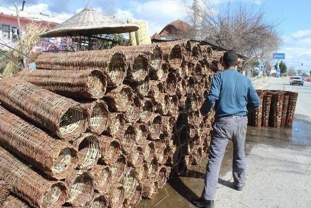 Çin Mallarına Yenik Düşen Romanlar Arıcılık Sektörüne Yöneldi