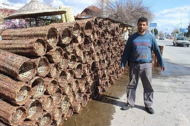 Çin Mallarına Yenik Düşen Romanlar Arıcılık Sektörüne Yöneldi