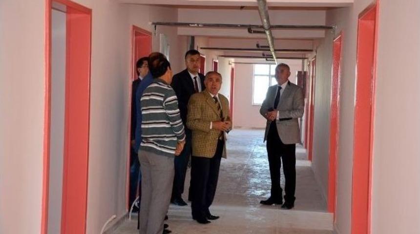 Kaymakam Arslan Okul İnşaatlarında İncelemelerde Bulundu