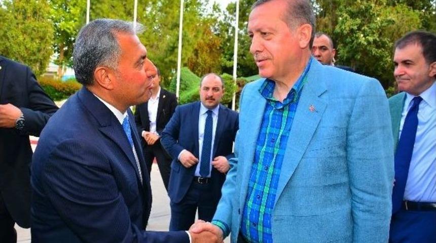 Erdoğan’a, Adana Kebabı İkram Edildi