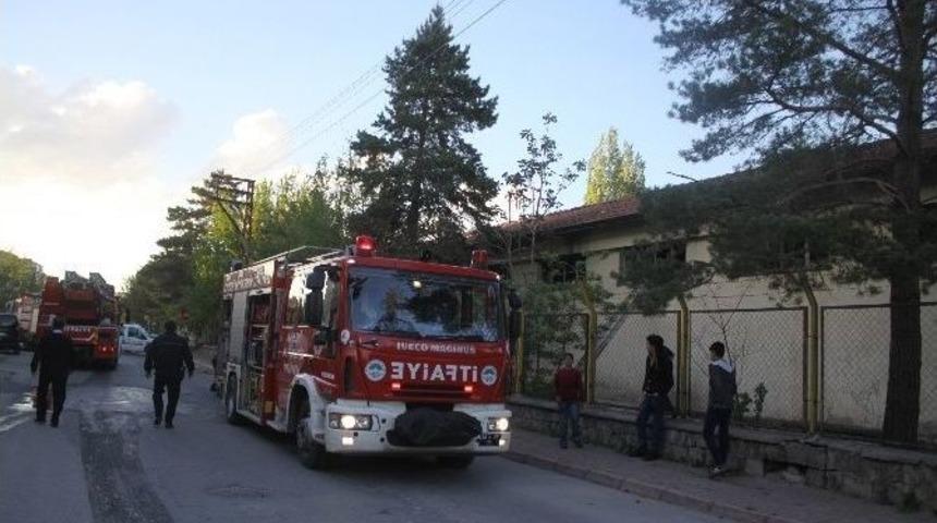 Kullanılmayan Yedek Par&ccedil;a Ambarında Yangın