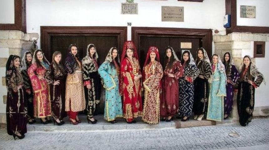 K&uuml;tahya&rsquo;da &Ccedil;eyiz Sandıkları A&ccedil;ıldı