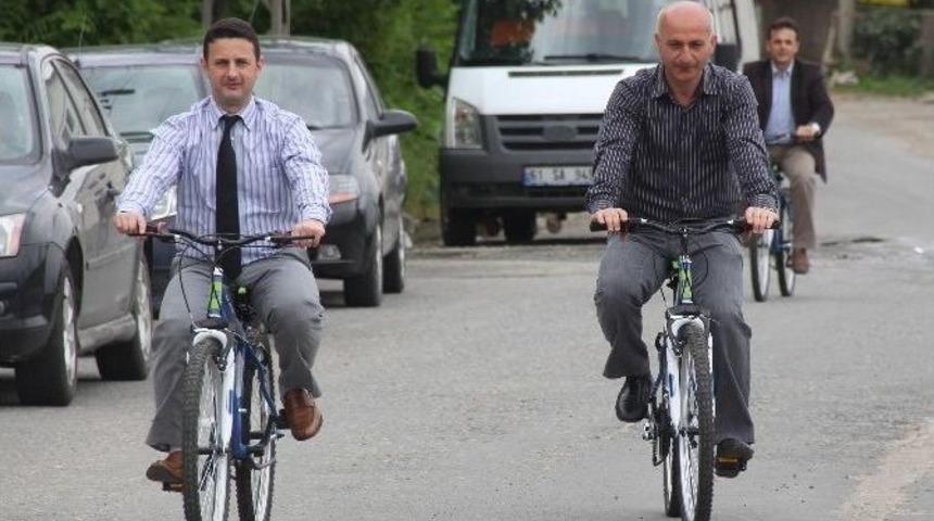 Bu Öğretmenler Okula Bisikletle Gidip Geliyor