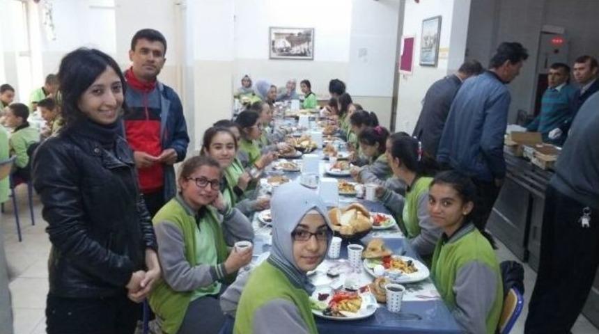 Teog Öncesi Öğrenciler Moral Kahvaltısında Buluştu