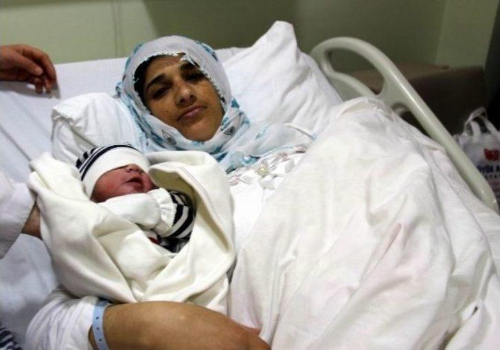 Şehit Çocuğuna Babasının Adı Verildi G1