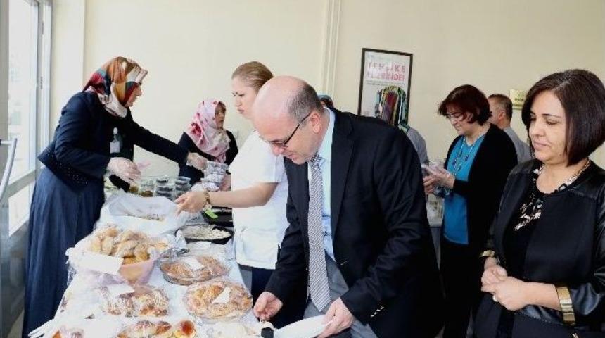 Toplum Ruh Sağlığı Merkezinde Tedavi G&ouml;ren Hastalar İ&ccedil;in Kermes D&uuml;zenlendi