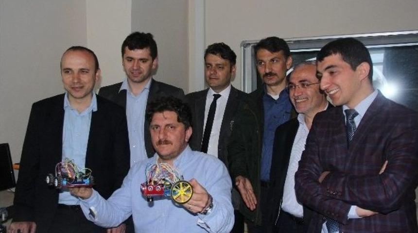Rize’de Bir Lise Geliştirdiği Robot Teknolojileri İle Üniversitelere Rakip Oldu