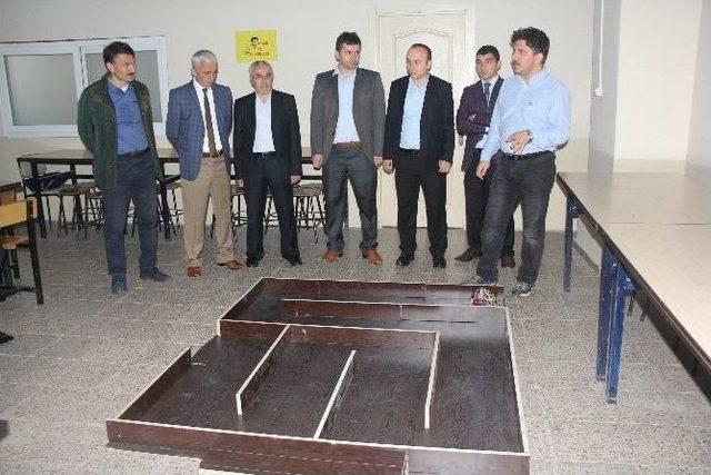 Rize’de Bir Lise Geliştirdiği Robot Teknolojileri İle Üniversitelere Rakip Oldu