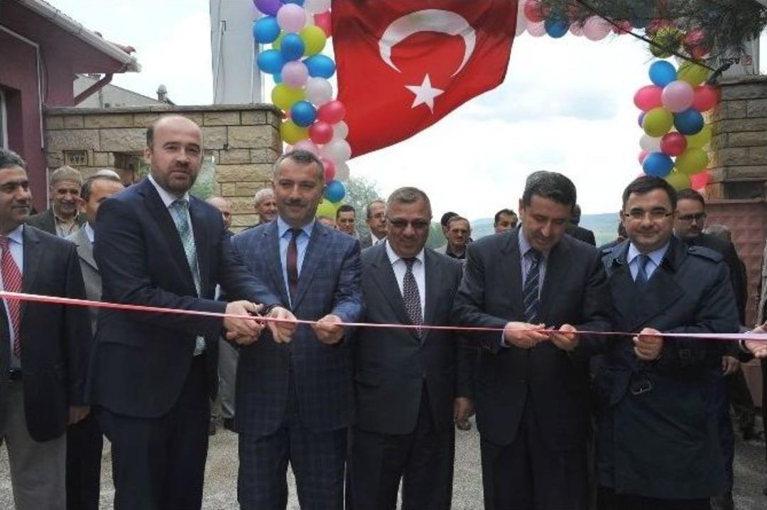 Boz&uuml;y&uuml;k&rsquo;te Kız &Ouml;ğrenci Yurdu Yararına Kermes A&ccedil;ıldı