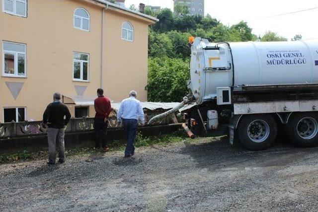 Patlayan Su 20 Metre Yukarı Fışkırdı