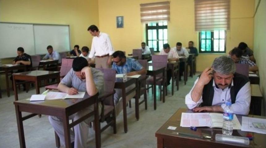 M&uuml;ft&uuml; Ve Vaiz Adayları İ&ccedil;in Adana&rsquo;da Sınav Yapıldı