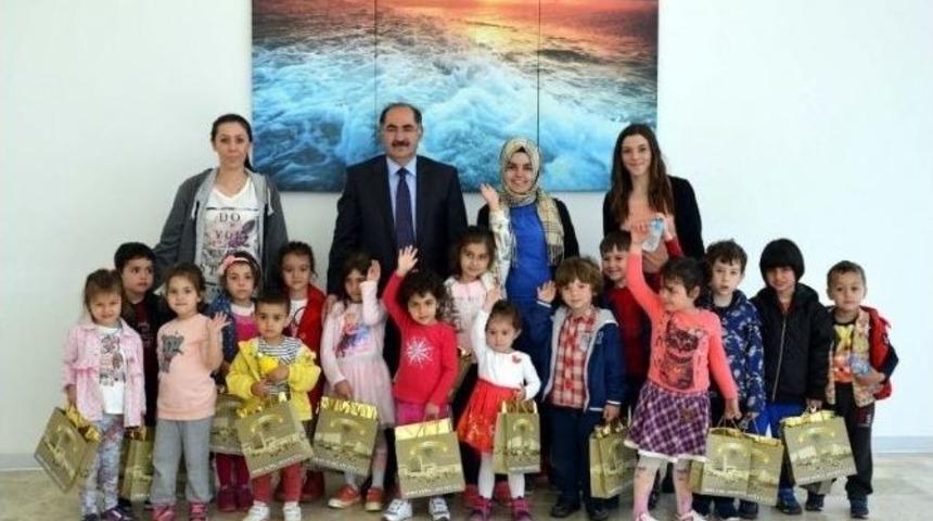 &Ccedil;ocuklardan Rekt&ouml;r Şimşek&rsquo;e Ziyaret