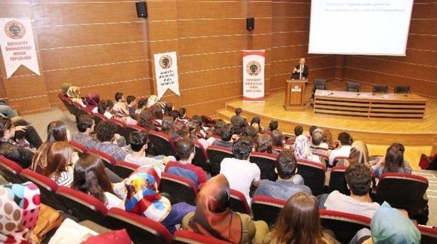 Avukat Mehmet G&uuml;n, Tecr&uuml;belerini &Uuml;niversite &Ouml;ğrencileriyle Paylaştı