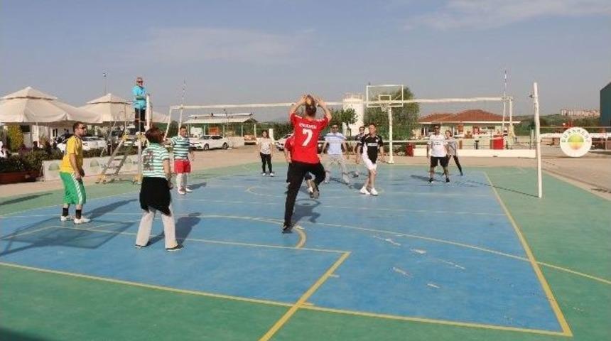 Bursagaz Voleybol Turnuvası Başladı