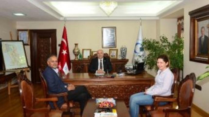 Prof. Dhuga&rsquo;dan Rekt&ouml;r Prof. Dr. G&ouml;n&uuml;ll&uuml;&rsquo;ye Ziyaret