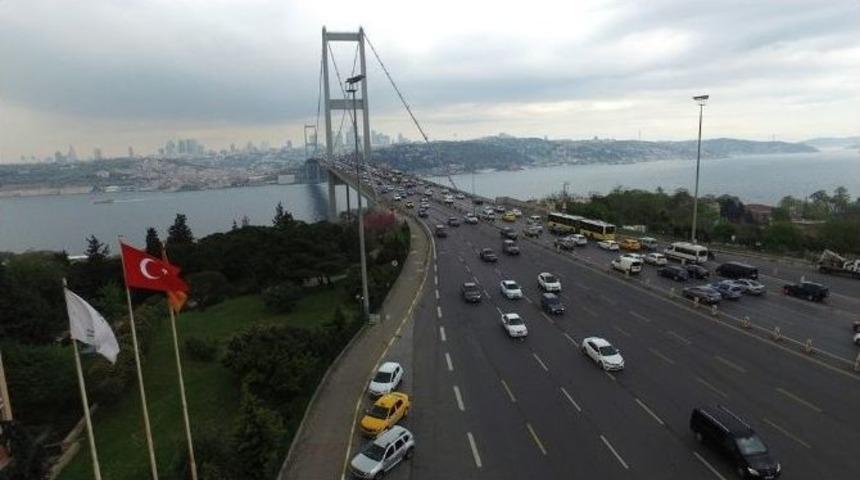 Radyo Trafik&rsquo;ten İstanbul Trafiğine Drone&rsquo;lu &Ccedil;&ouml;z&uuml;m