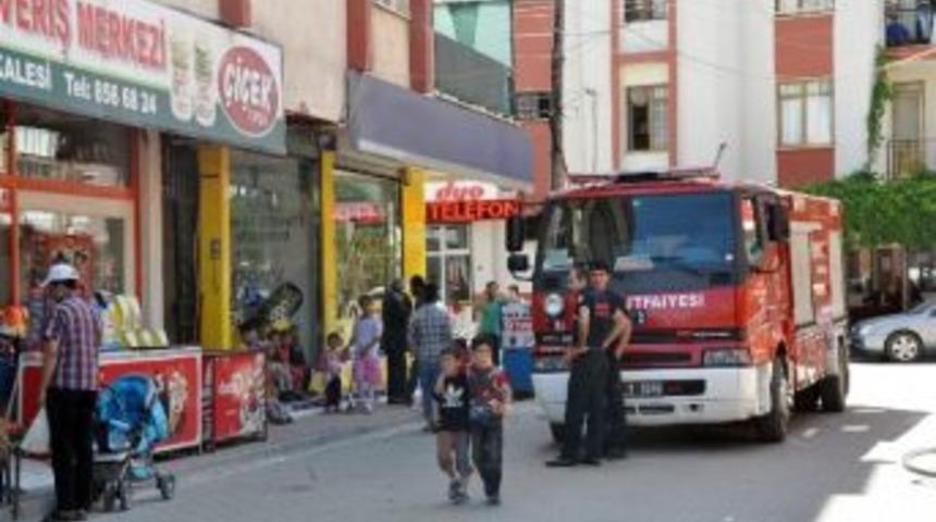 İki K&uuml;&ccedil;&uuml;k Kardeş &Ccedil;akmakla Evi Yaktı, Faciadan D&ouml;n&uuml;ld&uuml;