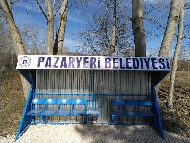 Pazaryeri’nin Köy Yol Ayrımlarına Bekleme Kulübesi Yerleştirildi