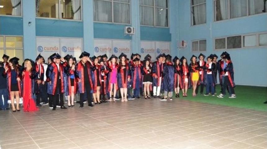 Ayvalık&rsquo;ta Cunda Mesleki Teknik Anadolu Lisesinde Mezuniyet Coşkusu