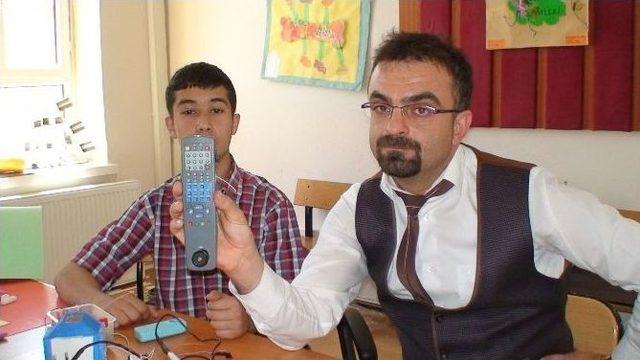 En Küçük Şarj Cihazını Yaptı