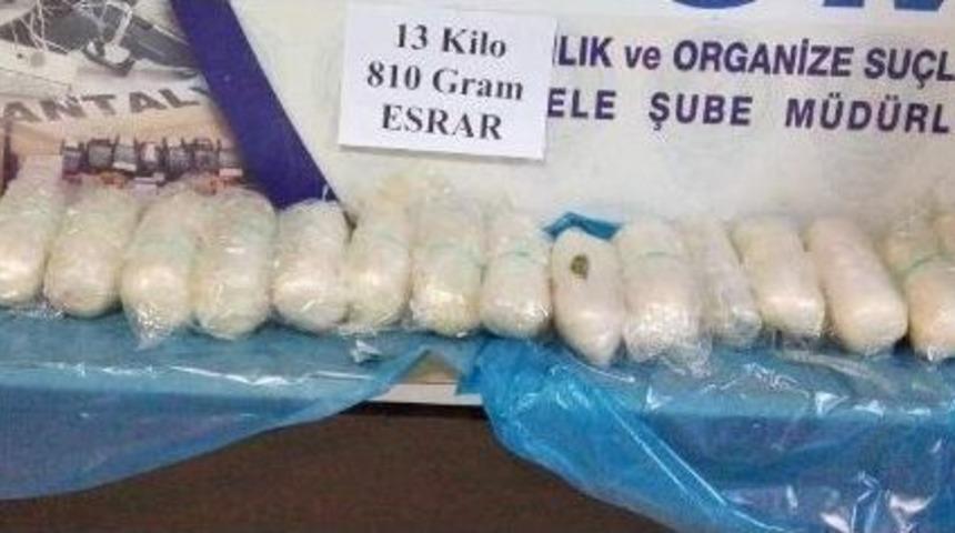 L&uuml;ks Ara&ccedil;ta 13 Kilogram Esrar Maddesi Ele Ge&ccedil;irildi