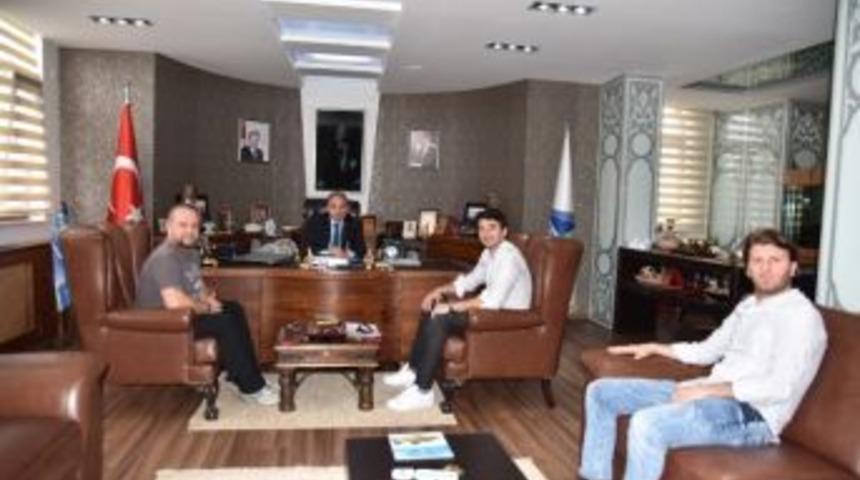 Galatasaraylı Kaleci Cenk Başkan &Uuml;z&uuml;lmez&rsquo;i Ziyaret Etti