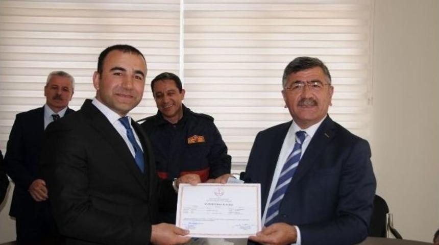 İtfaiye Personeli 3 Sertifika Birden Aldı