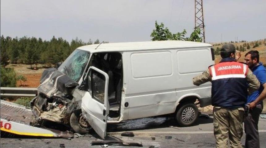 Şanlıurfa&rsquo;da Zincirleme Kaza: 1 &Ouml;l&uuml;, 5 Yaralı