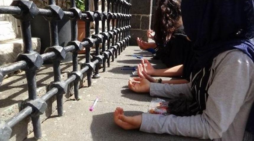 Hz. S&uuml;leyman Camisi&rsquo;nde Eller Teog İ&ccedil;in Semaya Kalktı