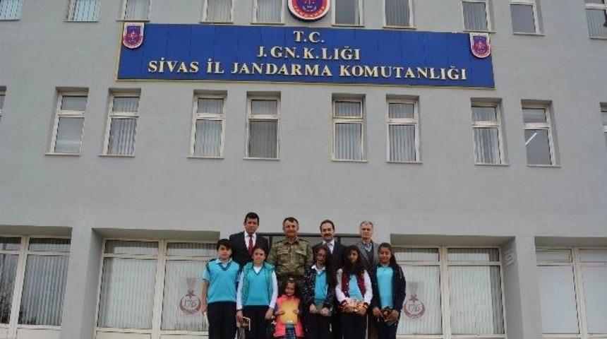 Ter&ouml;rle M&uuml;cadelede G&ouml;rev Yapan G&uuml;venlik G&uuml;&ccedil;lerine Mektup Yazdılar