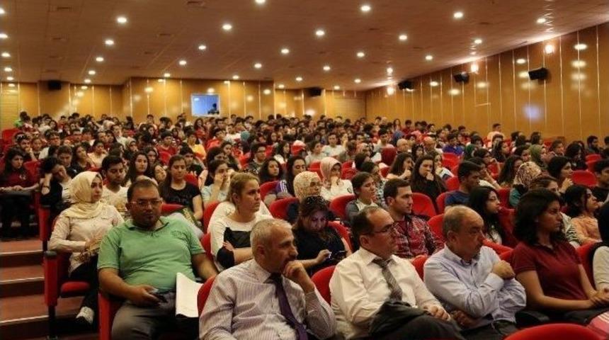 Erdemli Belediyesi&rsquo;nden &Uuml;niversite Adaylarına Destek