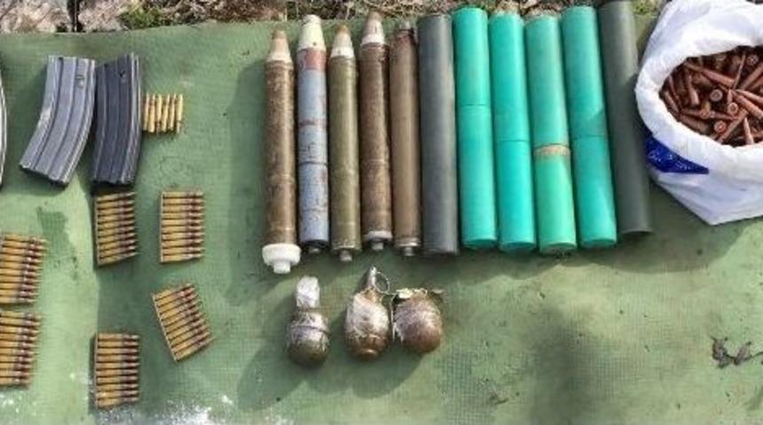 Siirt&rsquo;te M&uuml;himmat Ve Yaşam Malzemesi Ele Ge&ccedil;irildi