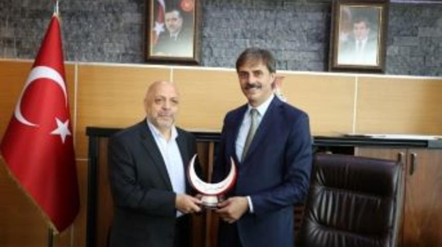 Hak-iş&rsquo;ten Başkan Alemdar&rsquo;a 1 Mayıs Daveti