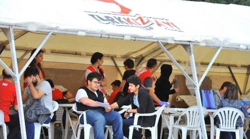 Sakarya &Uuml;niversitesi&rsquo;nde Kan Bağışı